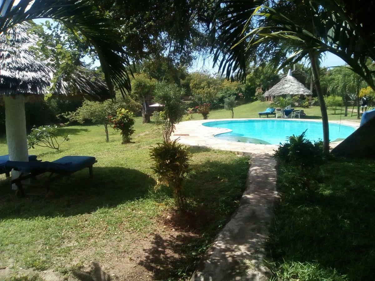 Ashari Hotel Shanzu Buitenkant foto