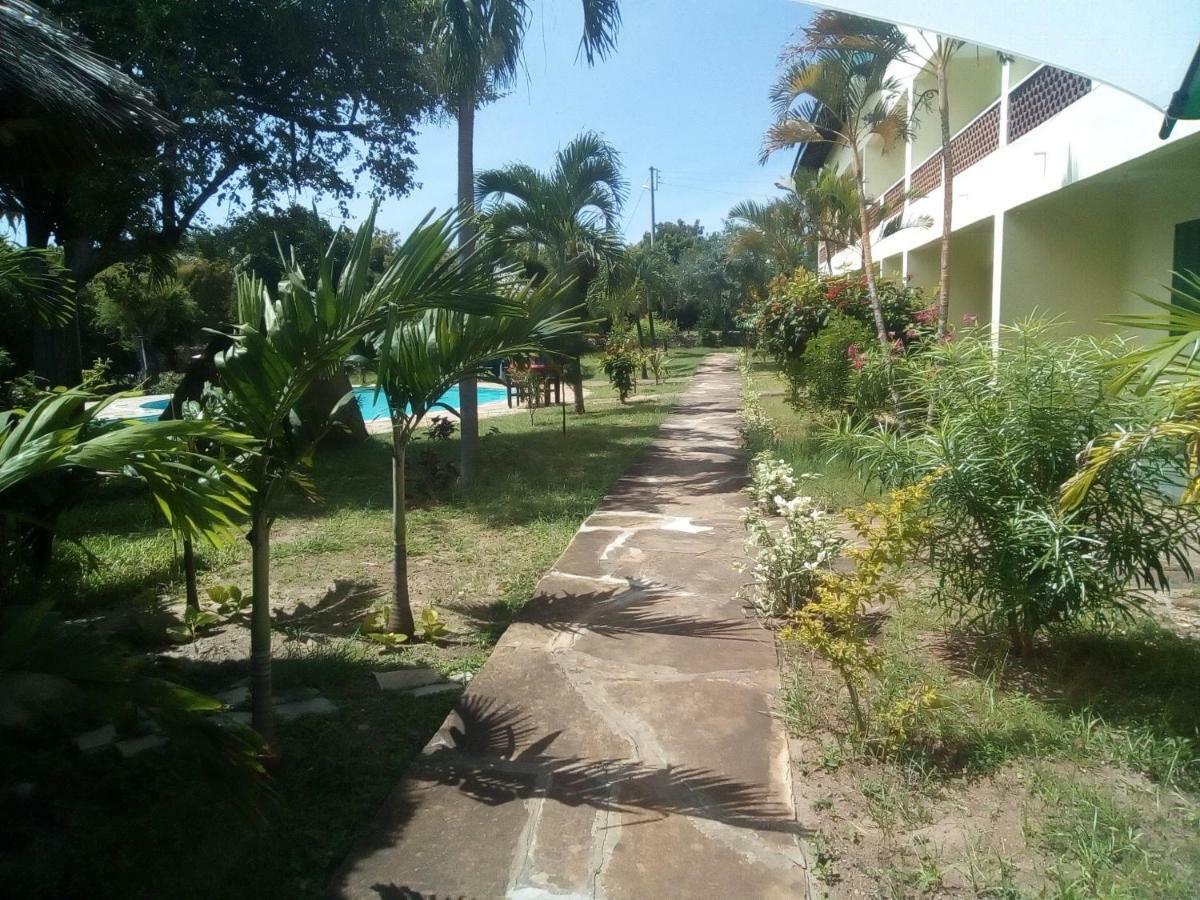 Ashari Hotel Shanzu Buitenkant foto